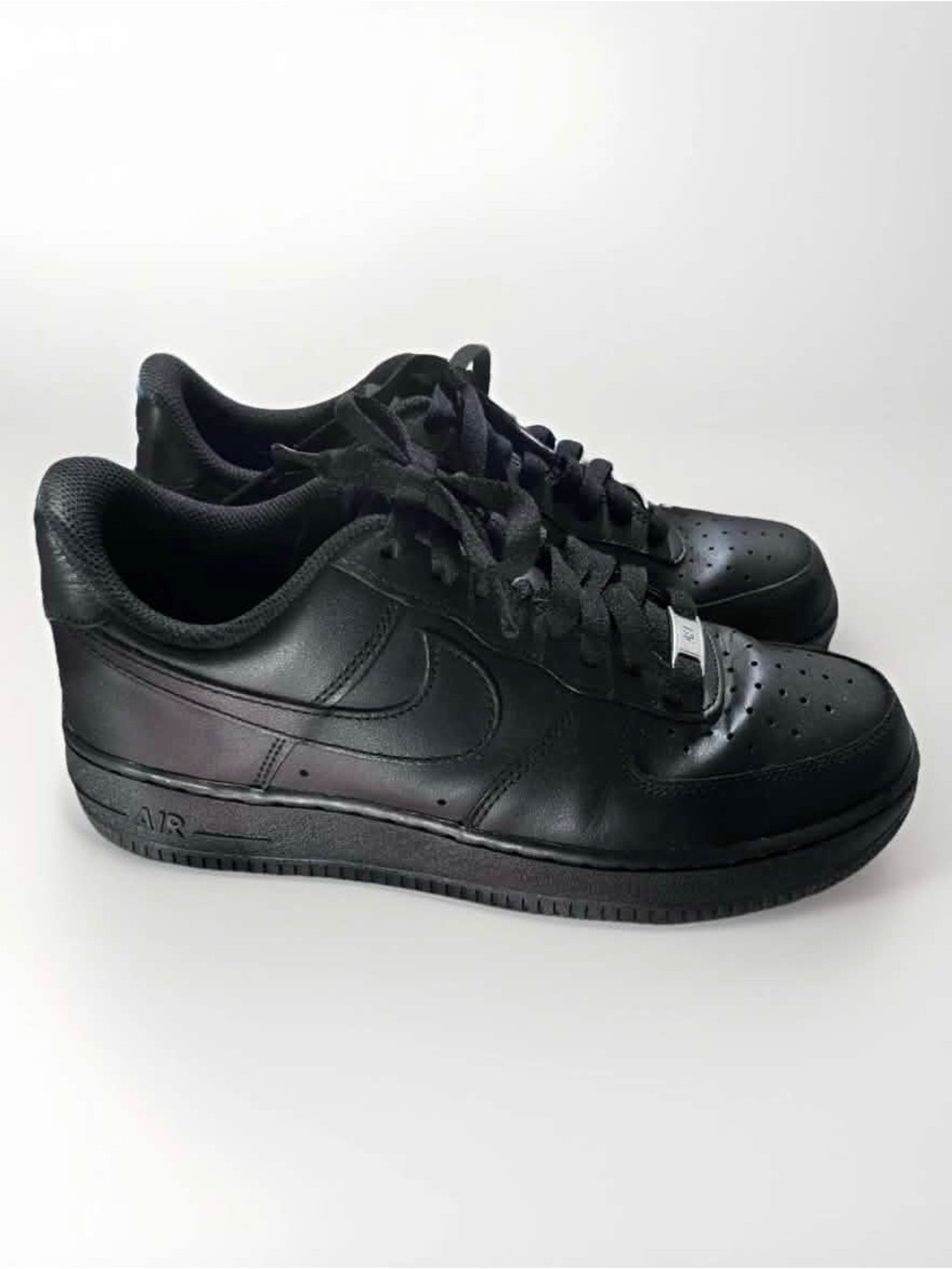 Nike Black Low-Top Leather Sneakers